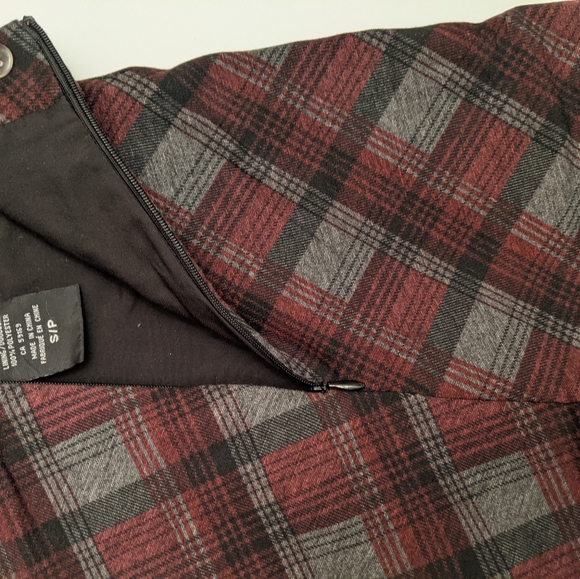 Gorgeous thick plaid waist skirt with lining. - Picture 3 of 6